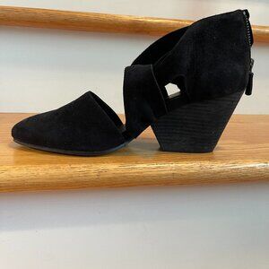 NEW Eileen Fisher, black suede, closed toe sandals, size 8.5, new- never worn